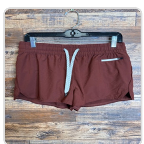Women's Brown Casual Shorts vuori size L nwot summer classic activewear casual - Picture 2 of 7